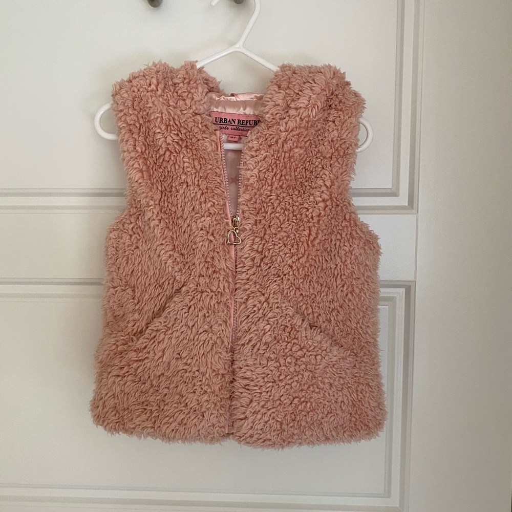 Blush Sherpa Zip Up Vest w/Hood